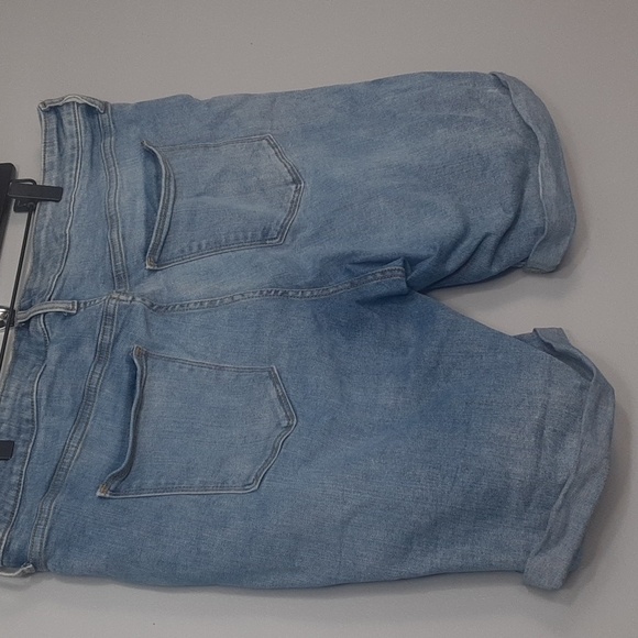 Universal Thread Lightwash Plus Size Rolled Hem Shorts - Picture 9 of 10